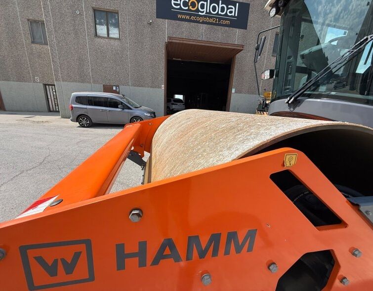 HAMM  HC110i **IMPECCABLE-LIKE NEW**